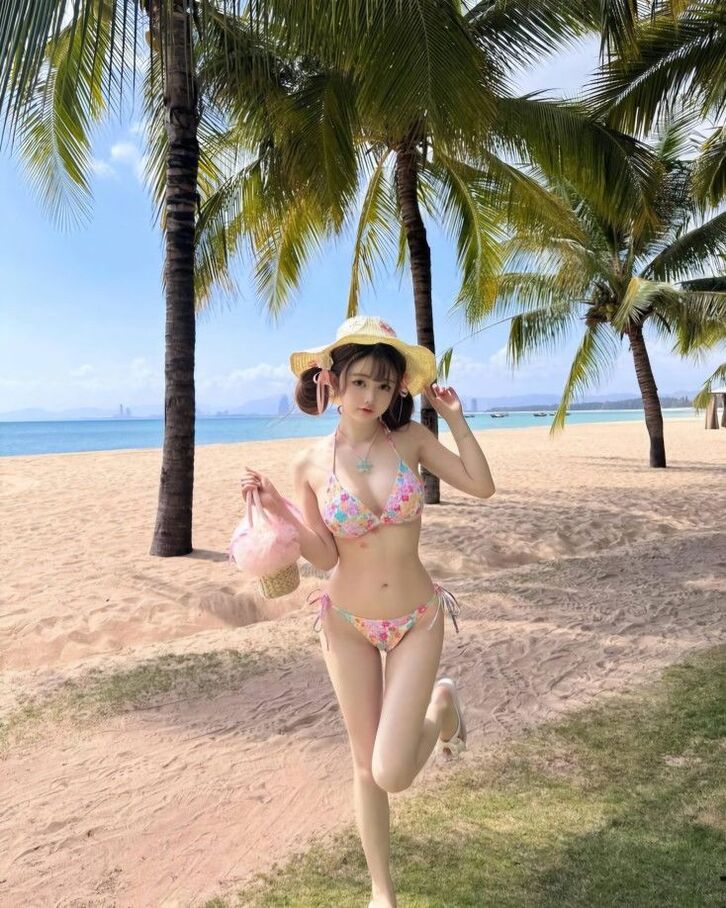 Ngắm loạt ảnh gái xinh mặc bikini đi biển đầy quyến rũ với nhan sắc rạng rỡ đón hè 4 Nữ sinh mặc bikini 18+ tung tăng trên bờ biển