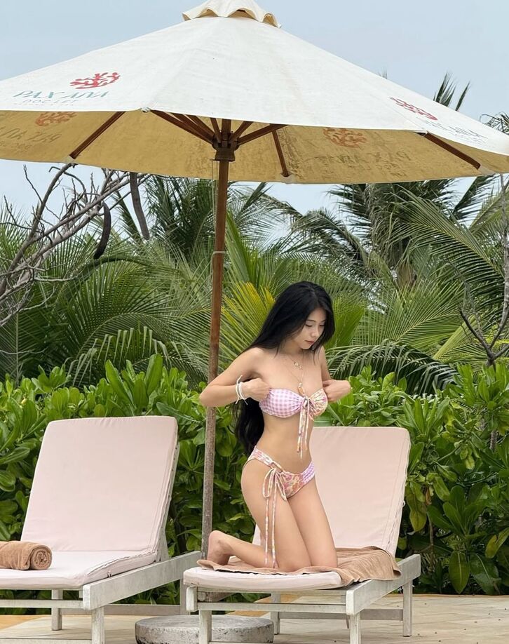 Ngắm loạt ảnh gái xinh mặc bikini đi biển đầy quyến rũ với nhan sắc rạng rỡ đón hè 5 Gái xinh Việt Nam mặc bikini đi biển và tự tin khoe dáng