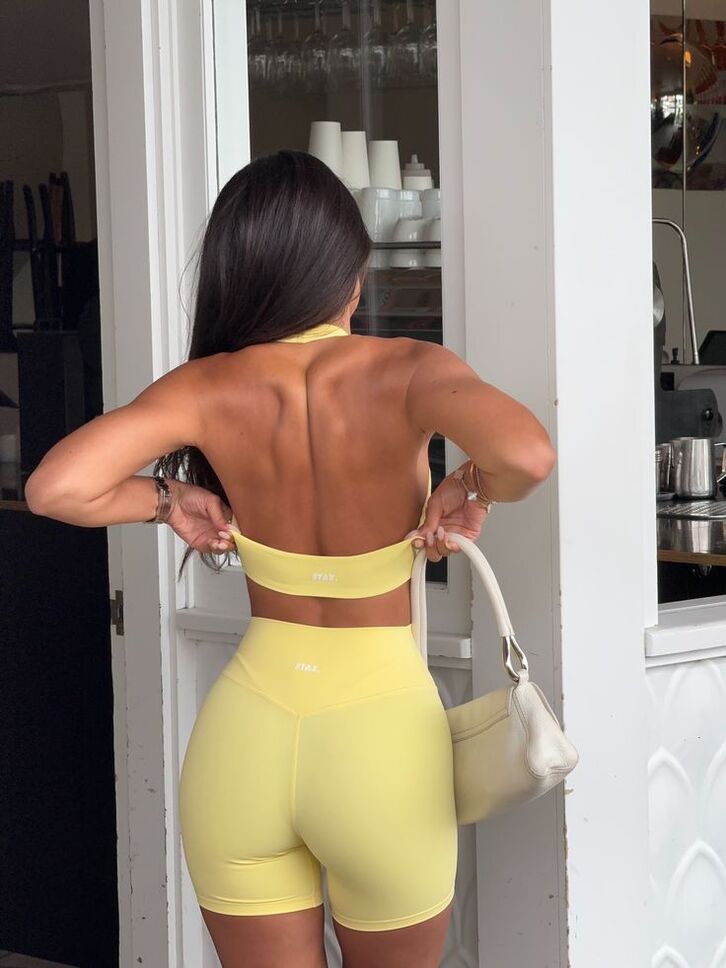 Hình sexy che mặt khoe dáng tập gym