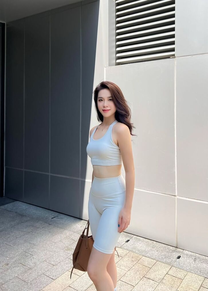 Hinh anh gai xinh sexy châu Á da trắng