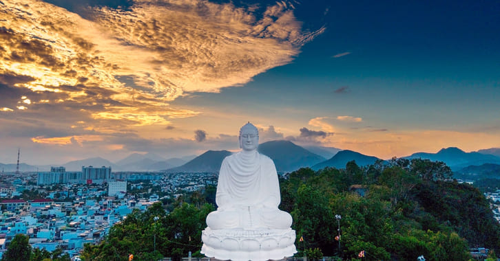 Top 9+ hình Phật bình an, trang nghiêm và ý nghĩa nhất 2026 1 Hình ảnh Phật bình an dưới nắng